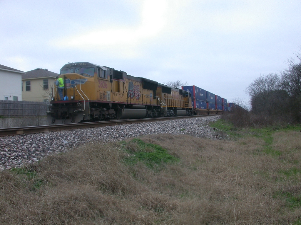 UP 3826, UP 4317  22Feb2010  Crewing up in BERGSTROM NB at Dittmar Road 